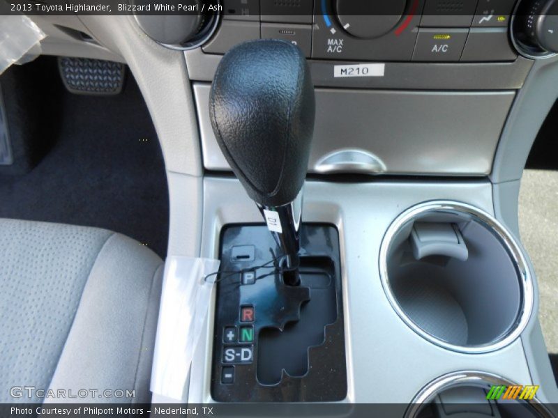 Blizzard White Pearl / Ash 2013 Toyota Highlander