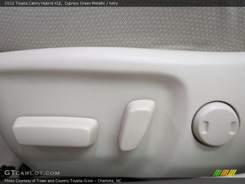 Cypress Green Metallic / Ivory 2013 Toyota Camry Hybrid XLE