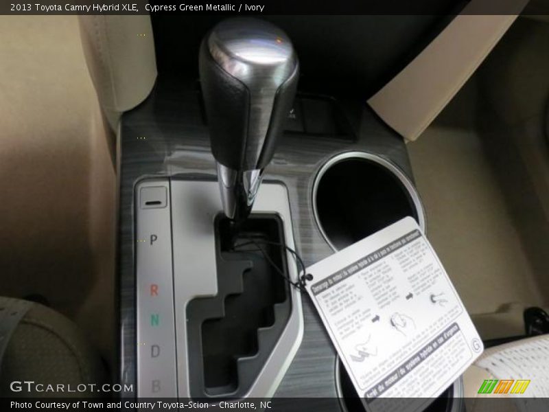 Cypress Green Metallic / Ivory 2013 Toyota Camry Hybrid XLE