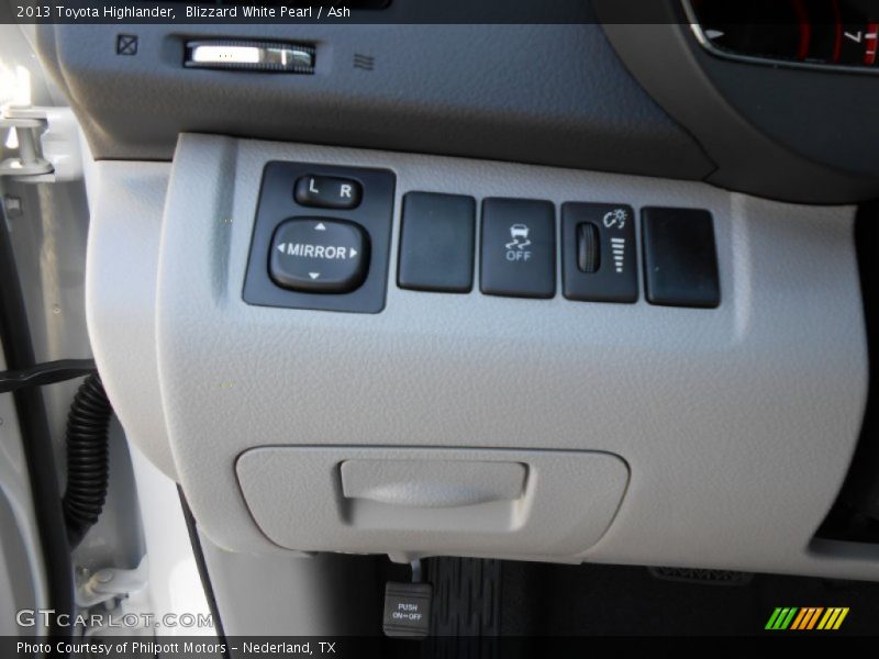 Blizzard White Pearl / Ash 2013 Toyota Highlander