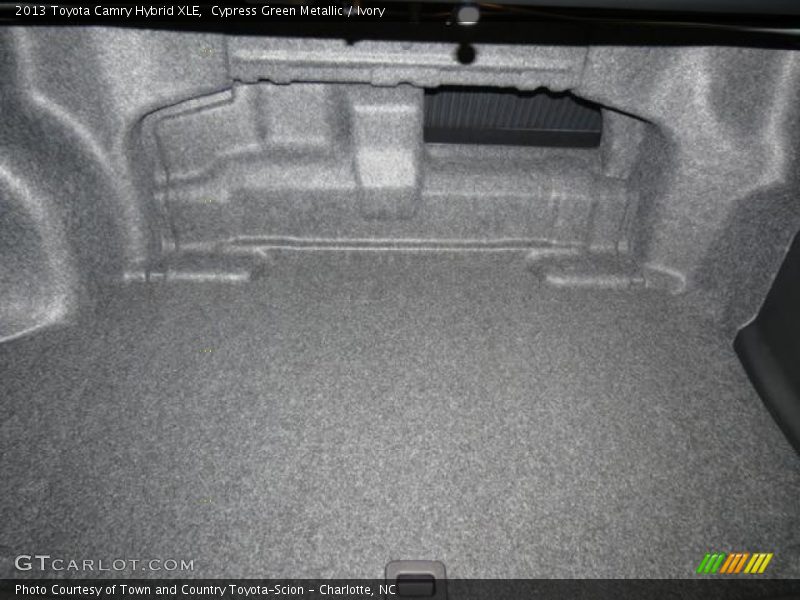 Cypress Green Metallic / Ivory 2013 Toyota Camry Hybrid XLE