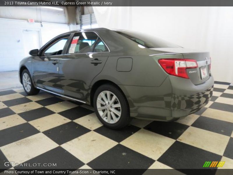 Cypress Green Metallic / Ivory 2013 Toyota Camry Hybrid XLE