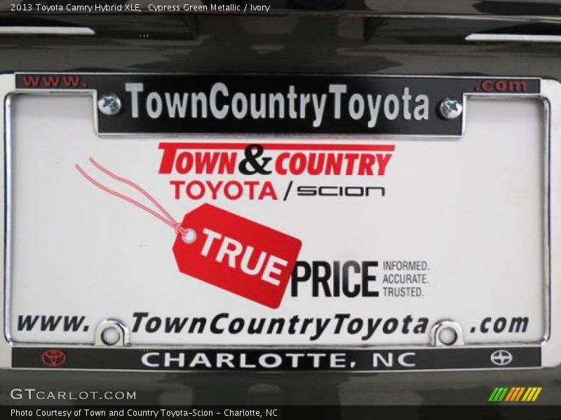 Cypress Green Metallic / Ivory 2013 Toyota Camry Hybrid XLE