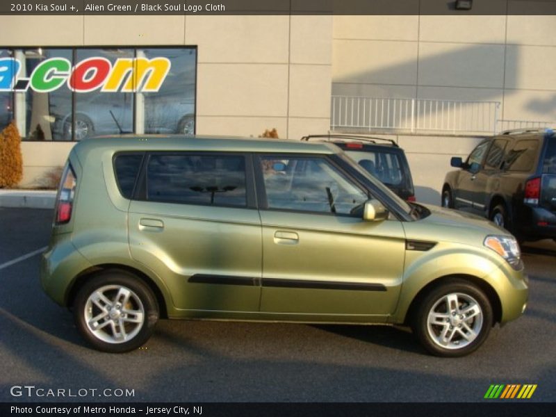 Alien Green / Black Soul Logo Cloth 2010 Kia Soul +