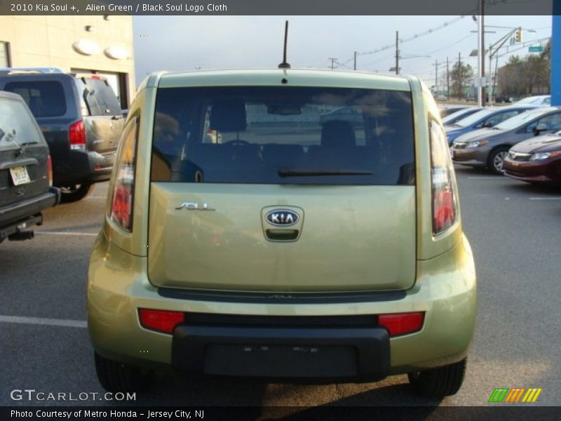 Alien Green / Black Soul Logo Cloth 2010 Kia Soul +