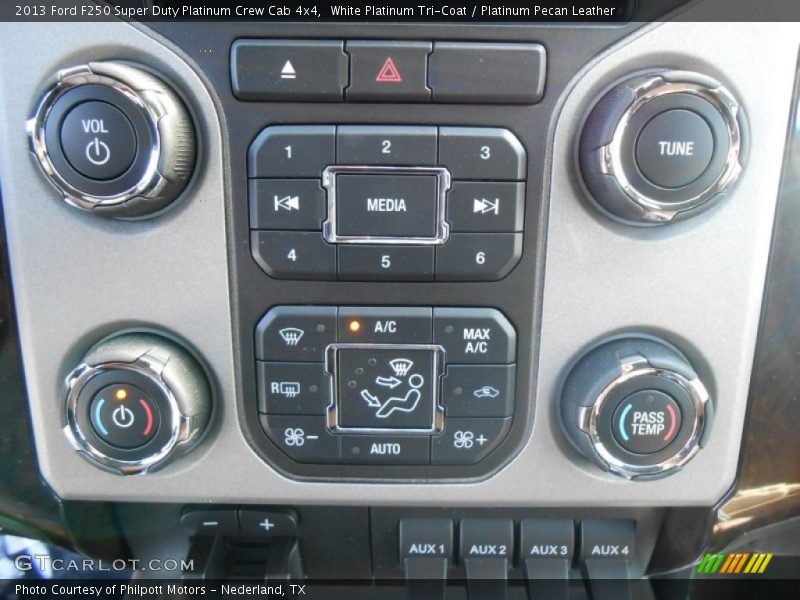 Controls of 2013 F250 Super Duty Platinum Crew Cab 4x4