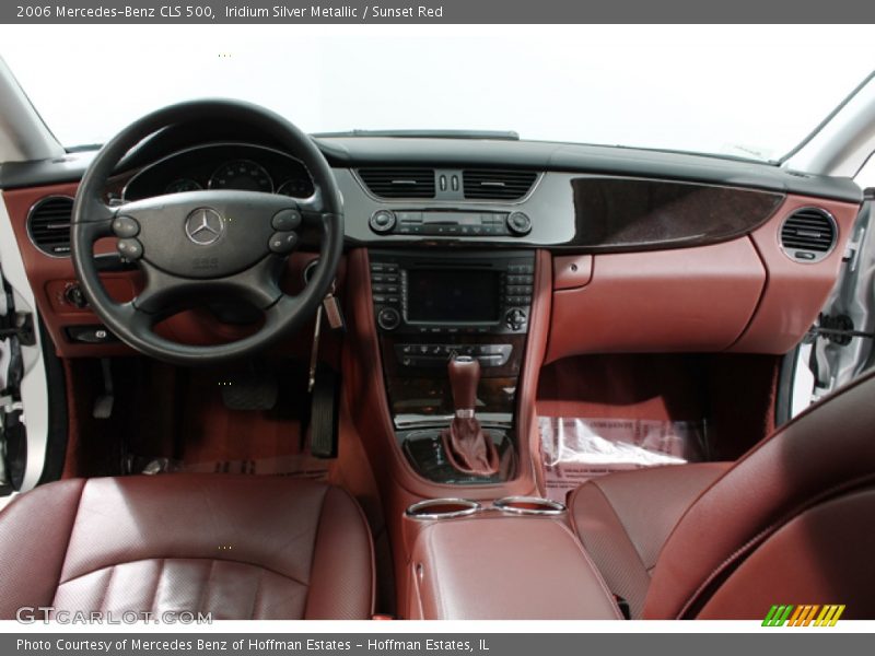 Dashboard of 2006 CLS 500