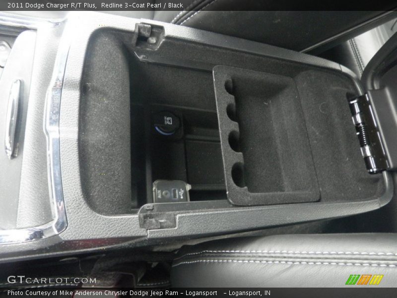 Redline 3-Coat Pearl / Black 2011 Dodge Charger R/T Plus