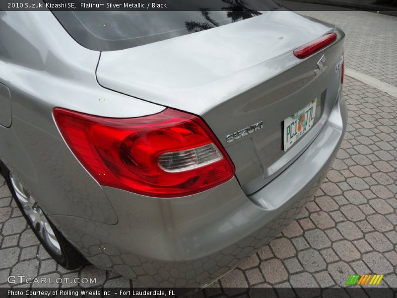 Platinum Silver Metallic / Black 2010 Suzuki Kizashi SE