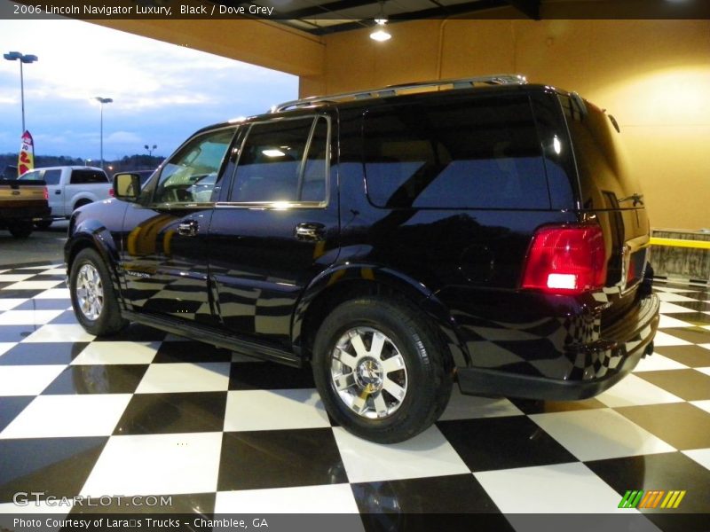 Black / Dove Grey 2006 Lincoln Navigator Luxury