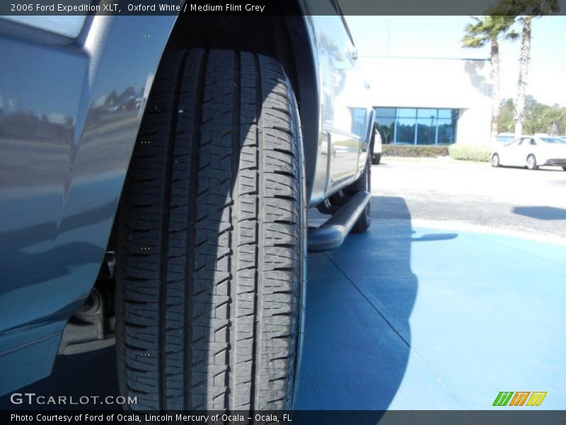 Oxford White / Medium Flint Grey 2006 Ford Expedition XLT