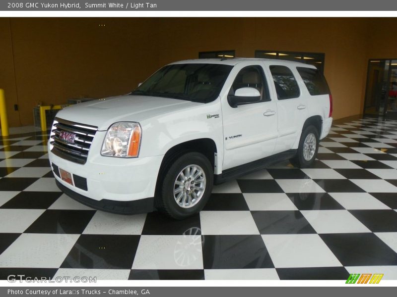 Front 3/4 View of 2008 Yukon Hybrid