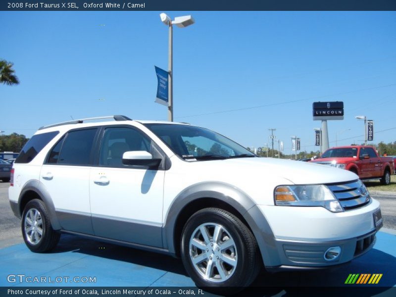 Front 3/4 View of 2008 Taurus X SEL