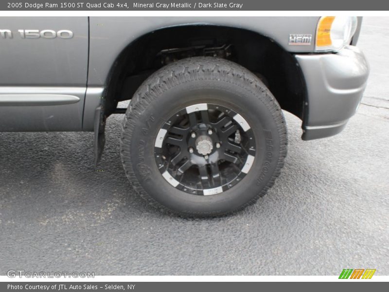 Mineral Gray Metallic / Dark Slate Gray 2005 Dodge Ram 1500 ST Quad Cab 4x4