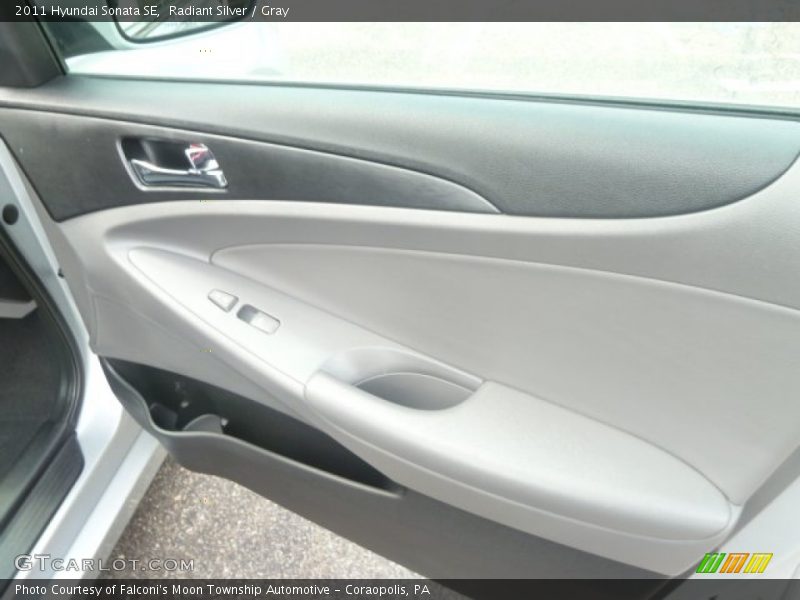 Radiant Silver / Gray 2011 Hyundai Sonata SE
