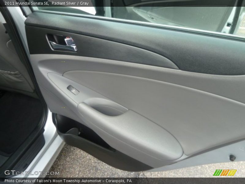 Radiant Silver / Gray 2011 Hyundai Sonata SE