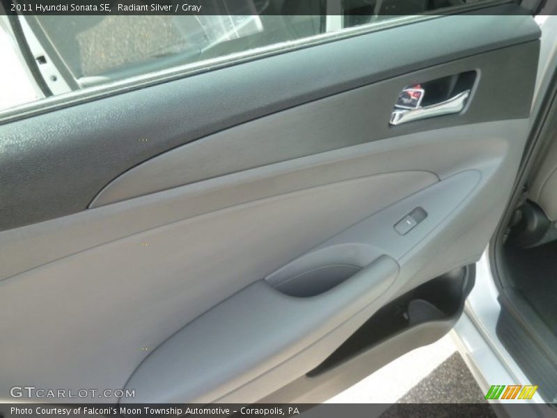 Radiant Silver / Gray 2011 Hyundai Sonata SE