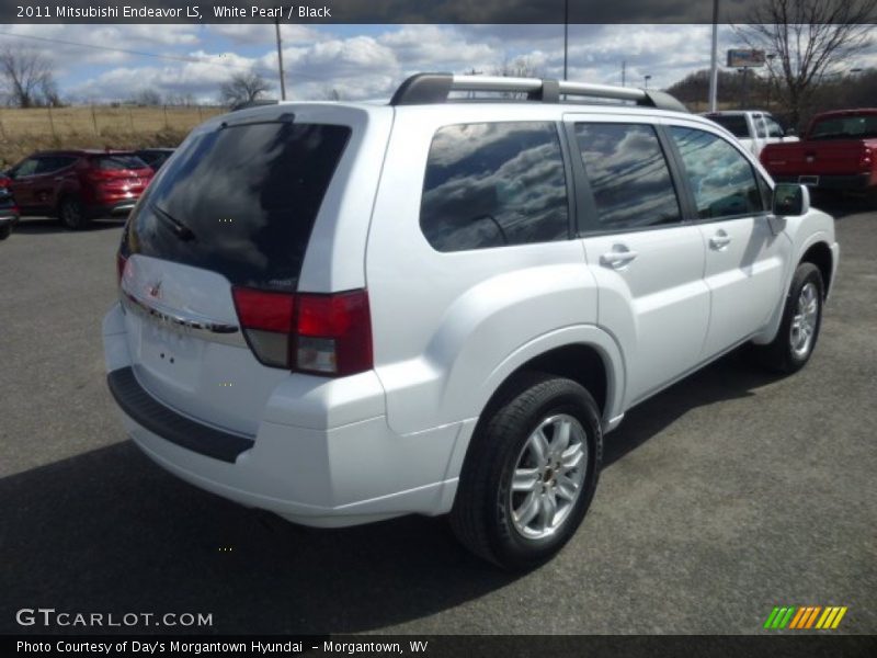 White Pearl / Black 2011 Mitsubishi Endeavor LS