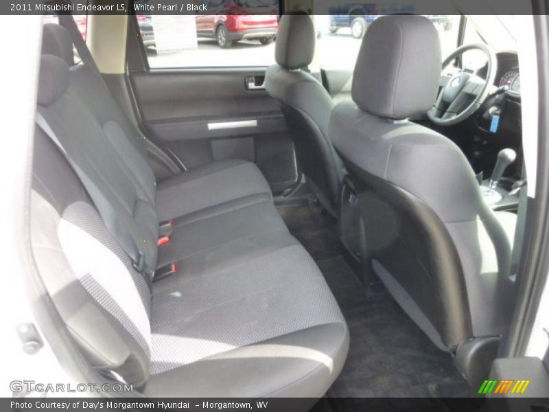 White Pearl / Black 2011 Mitsubishi Endeavor LS