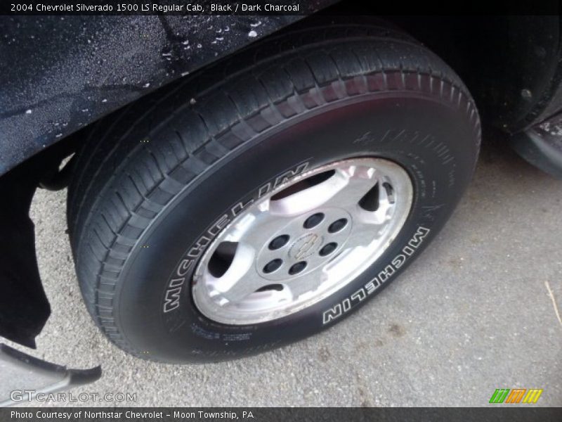 Black / Dark Charcoal 2004 Chevrolet Silverado 1500 LS Regular Cab