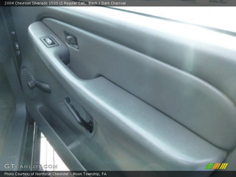 Black / Dark Charcoal 2004 Chevrolet Silverado 1500 LS Regular Cab