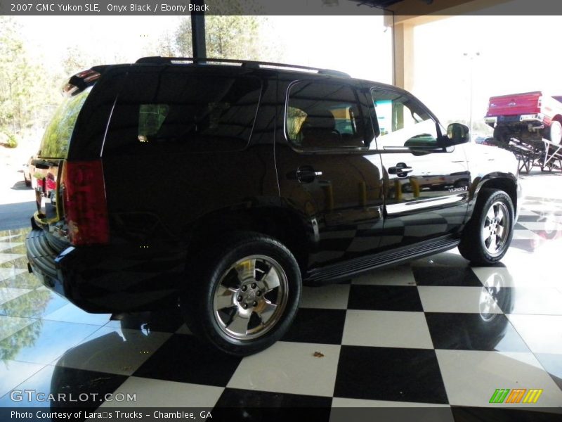 Onyx Black / Ebony Black 2007 GMC Yukon SLE
