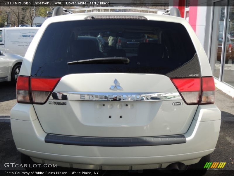 Dover White Pearl / Black 2010 Mitsubishi Endeavor SE AWD