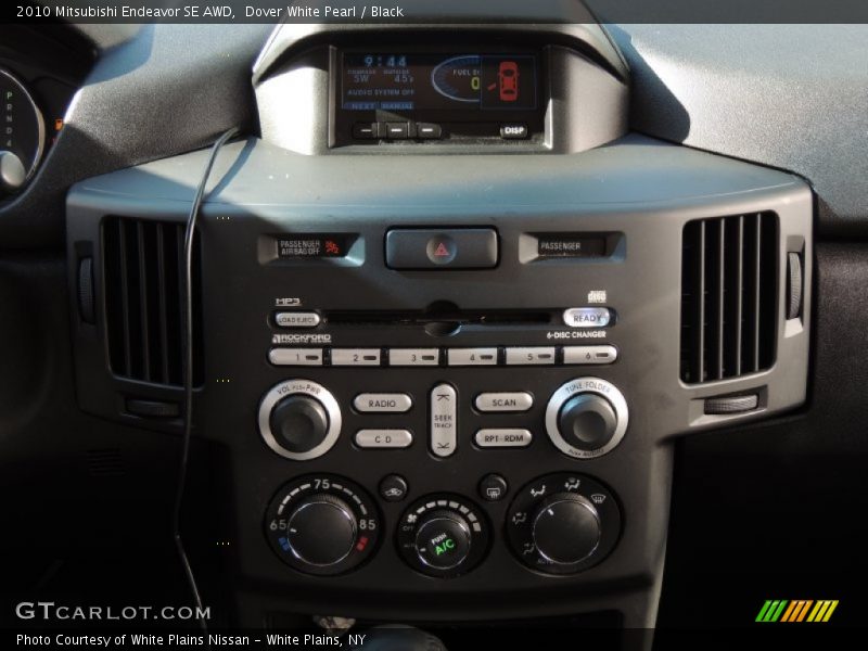 Dover White Pearl / Black 2010 Mitsubishi Endeavor SE AWD