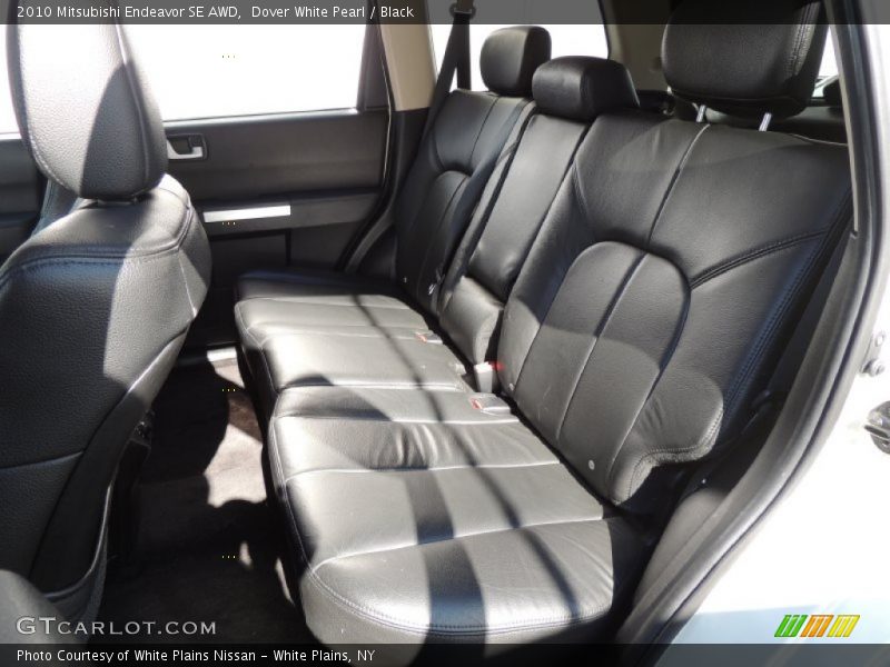 Dover White Pearl / Black 2010 Mitsubishi Endeavor SE AWD