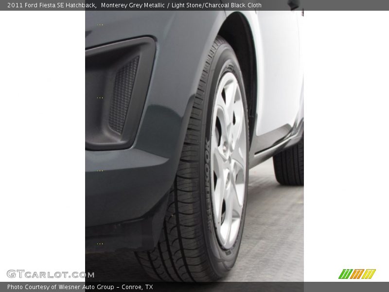 Monterey Grey Metallic / Light Stone/Charcoal Black Cloth 2011 Ford Fiesta SE Hatchback