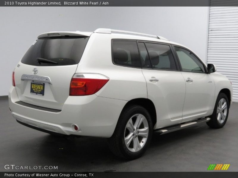 Blizzard White Pearl / Ash 2010 Toyota Highlander Limited