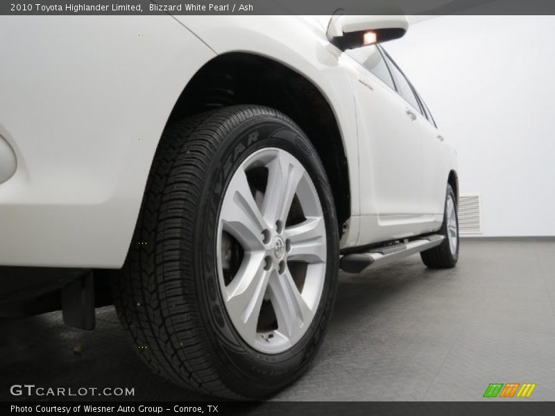 Blizzard White Pearl / Ash 2010 Toyota Highlander Limited