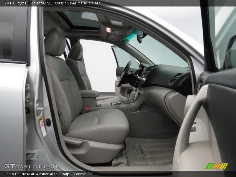 Classic Silver Metallic / Ash 2010 Toyota Highlander SE
