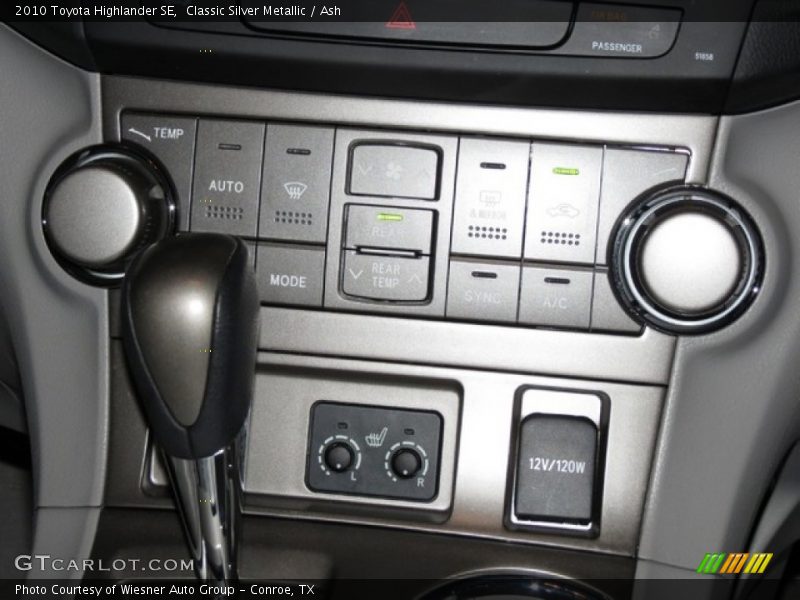 Classic Silver Metallic / Ash 2010 Toyota Highlander SE