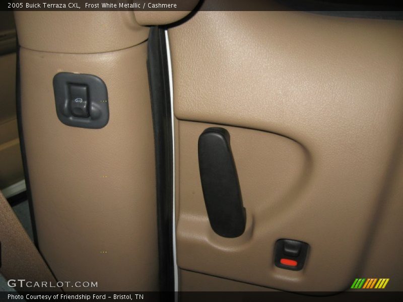 Frost White Metallic / Cashmere 2005 Buick Terraza CXL