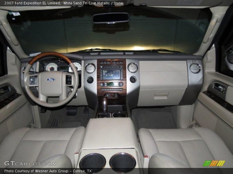 Dashboard of 2007 Expedition EL Limited