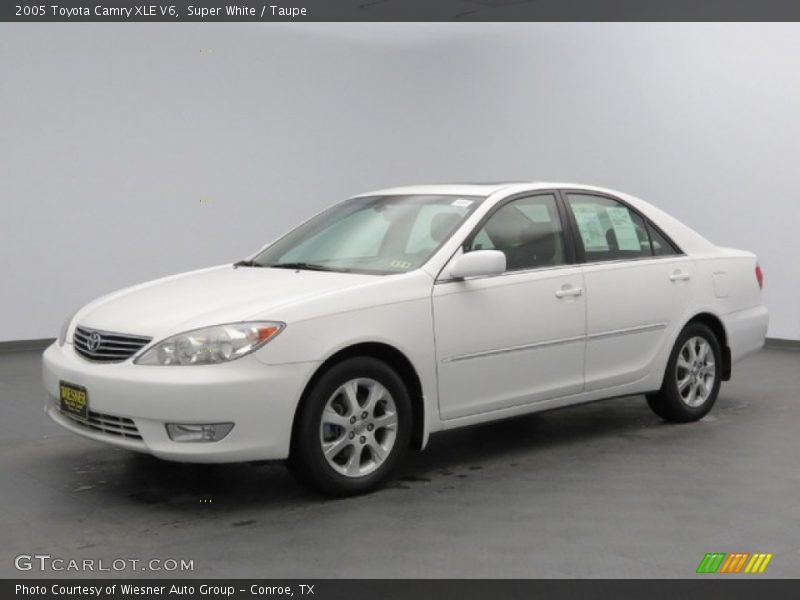 Super White / Taupe 2005 Toyota Camry XLE V6