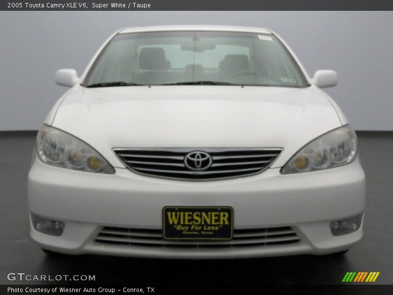 Super White / Taupe 2005 Toyota Camry XLE V6