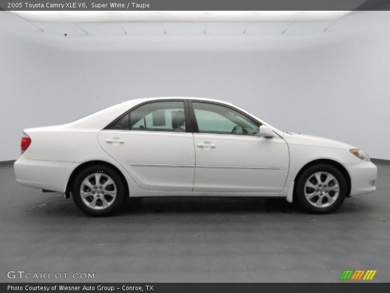 Super White / Taupe 2005 Toyota Camry XLE V6