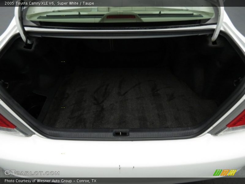 Super White / Taupe 2005 Toyota Camry XLE V6