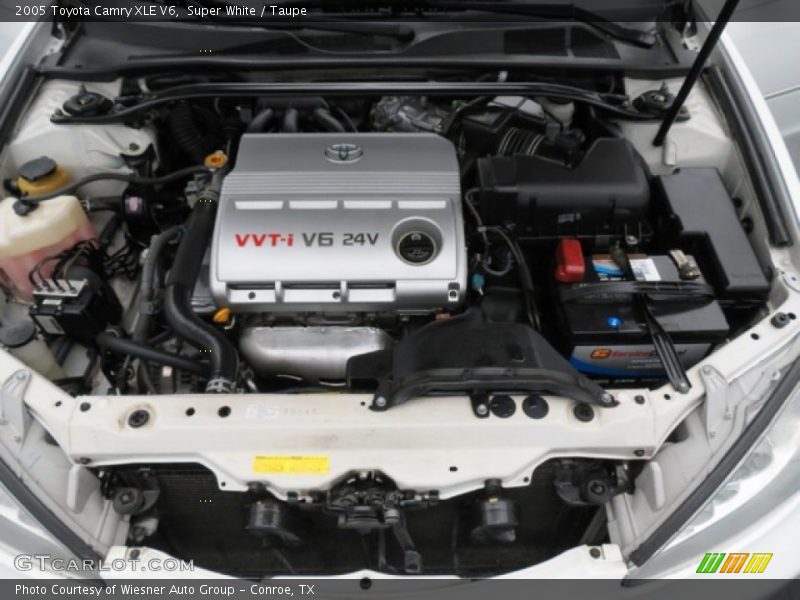 Super White / Taupe 2005 Toyota Camry XLE V6