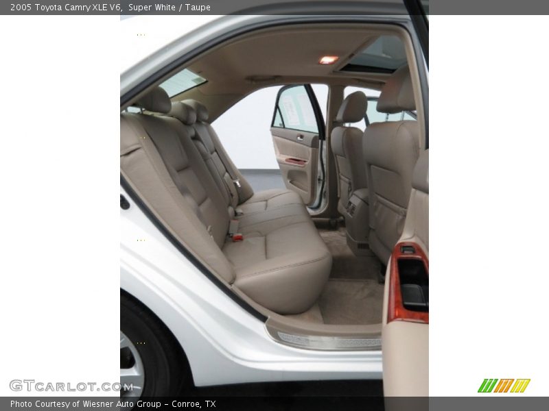 Super White / Taupe 2005 Toyota Camry XLE V6