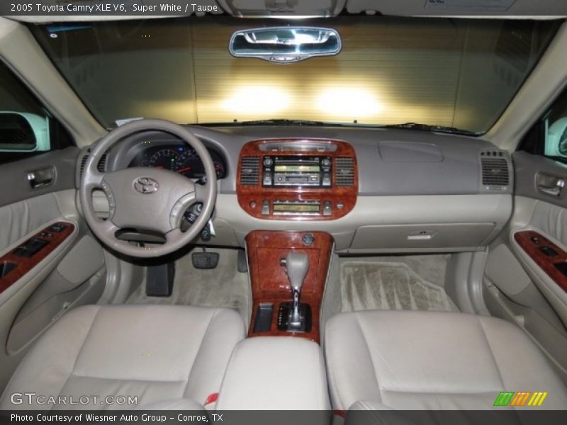 Super White / Taupe 2005 Toyota Camry XLE V6