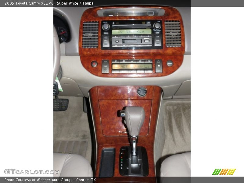 Super White / Taupe 2005 Toyota Camry XLE V6