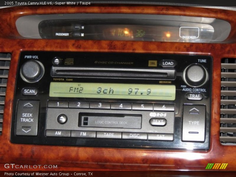 Super White / Taupe 2005 Toyota Camry XLE V6