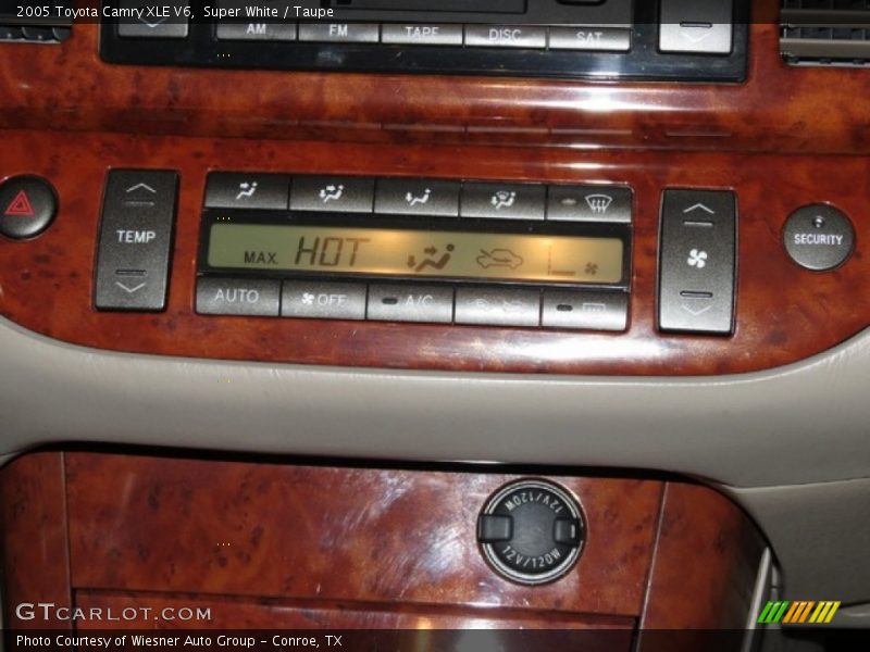 Super White / Taupe 2005 Toyota Camry XLE V6