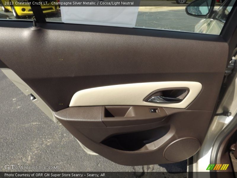 Champagne Silver Metallic / Cocoa/Light Neutral 2013 Chevrolet Cruze LT