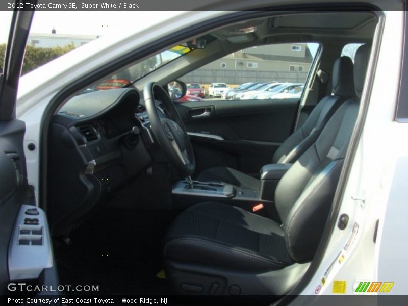 Super White / Black 2012 Toyota Camry SE
