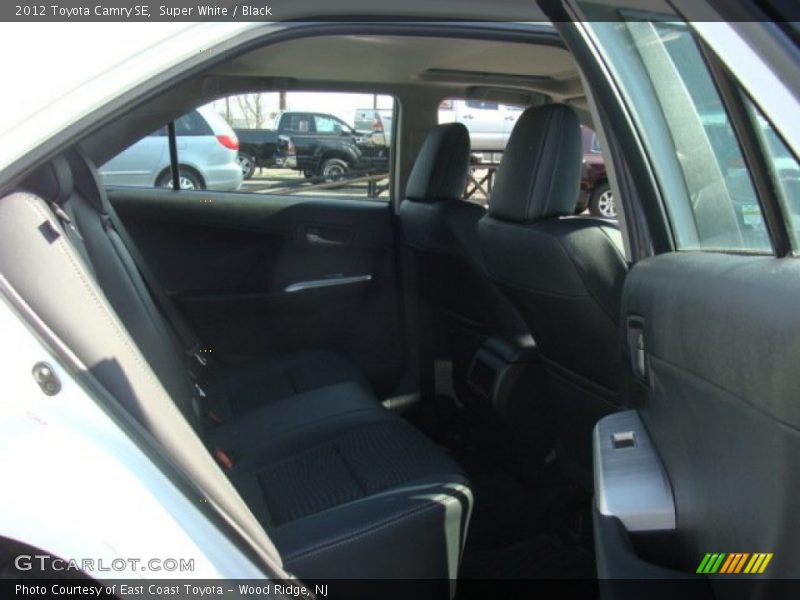 Super White / Black 2012 Toyota Camry SE