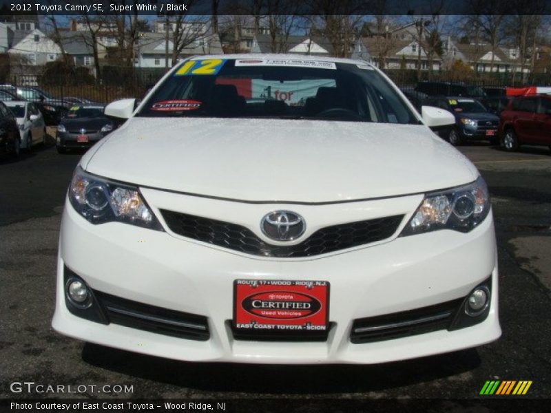 Super White / Black 2012 Toyota Camry SE